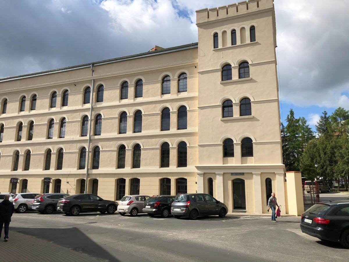 One Night Lofty Fabryczna Lejlighed Zielona Góra Eksteriør billede