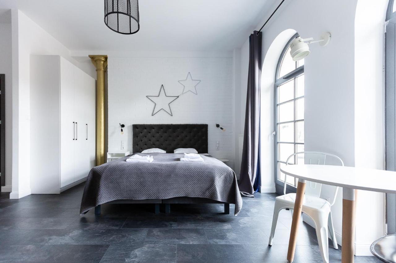 One Night Lofty Fabryczna Lejlighed Zielona Góra Eksteriør billede